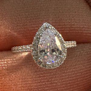 BEAUTIFUL Silver Pear Halo Diamond Zircon Ring